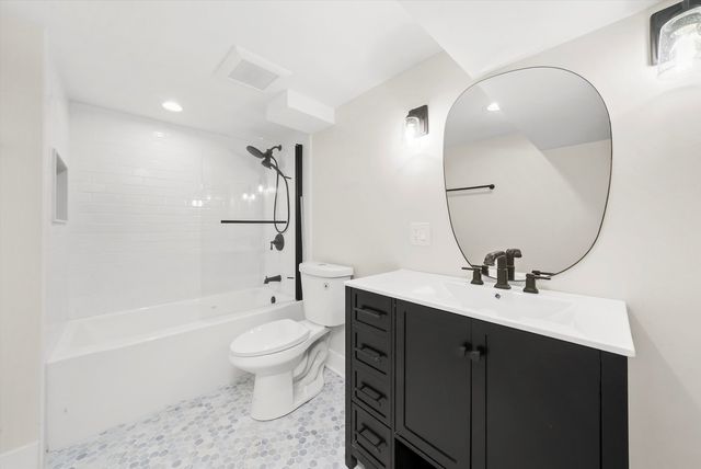 2822 N Keating Avenue, Chicago, IL 60641