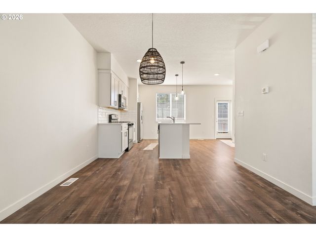 3850 Sw EKIN Ter, Beaverton, OR 97078