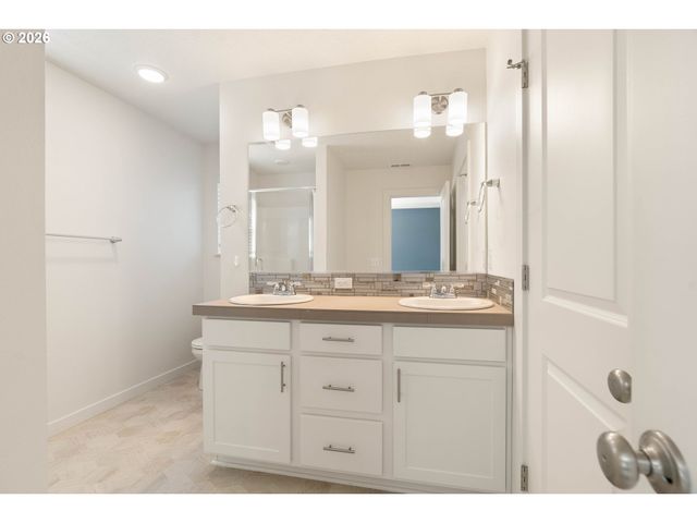 3850 Sw EKIN Ter, Beaverton, OR 97078