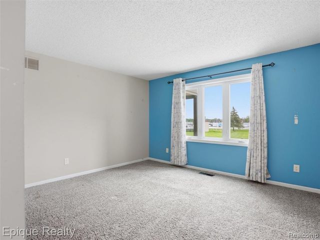 3434 Adams Shore Drive, Waterford, MI 48329