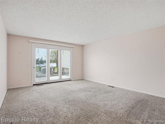 3434 Adams Shore Drive, Waterford, MI 48329