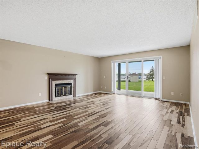 3434 Adams Shore Drive, Waterford, MI 48329