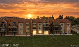3434 Adams Shore Drive, Waterford, MI 48329