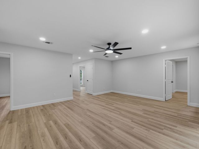 105 E Foggle Street, Athens, TX 75751