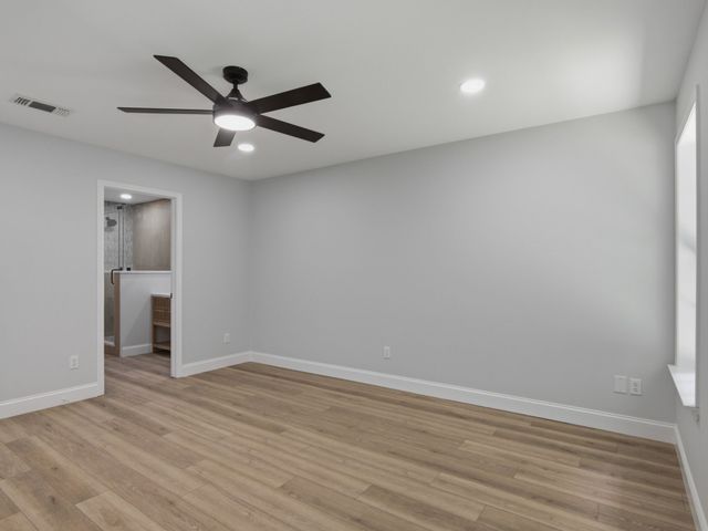 105 E Foggle Street, Athens, TX 75751