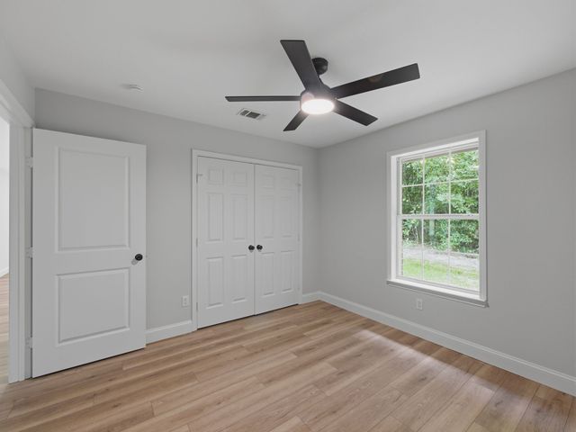 105 E Foggle Street, Athens, TX 75751