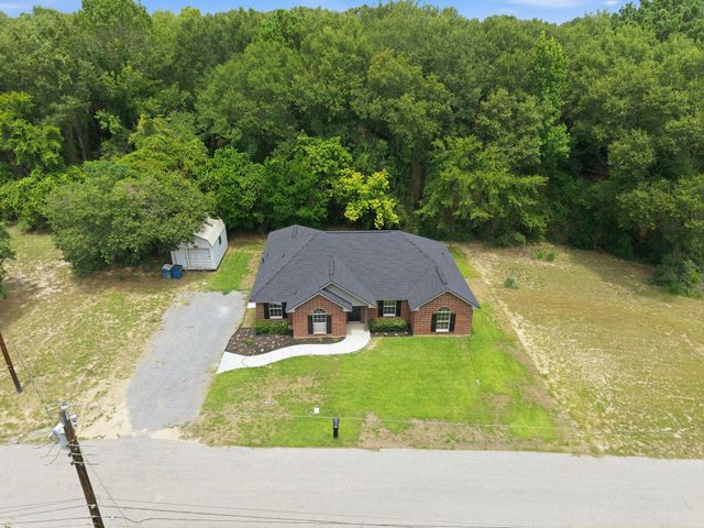 105 E Foggle Street, Athens, TX 75751