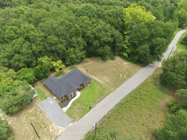 105 E Foggle Street, Athens, TX 75751