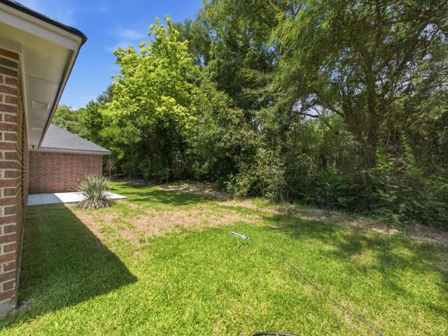105 E Foggle Street, Athens, TX 75751
