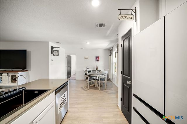 9101 Honey Mesquite, Seguin, TX 78155