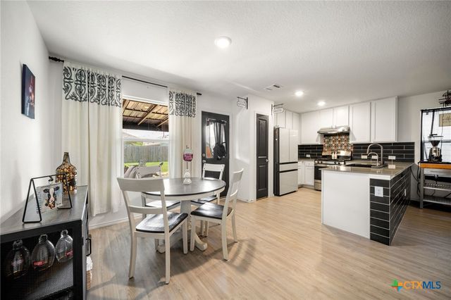 9101 Honey Mesquite, Seguin, TX 78155