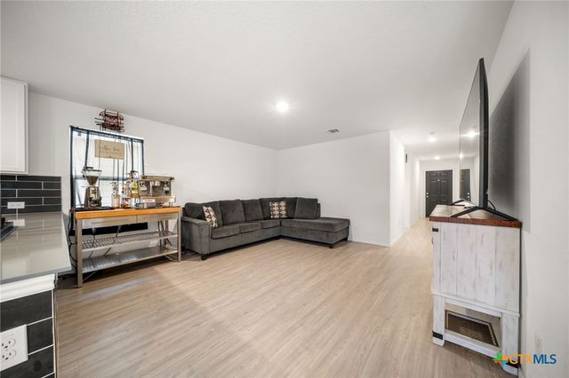 9101 Honey Mesquite, Seguin, TX 78155