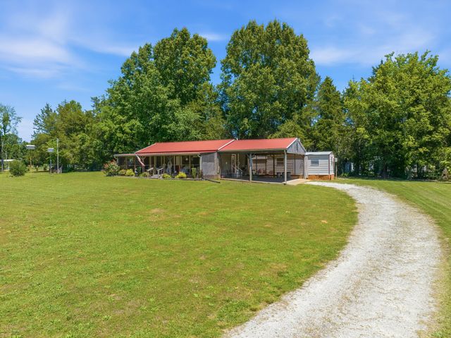1846 Cypress Creek Rd, Linden, TN 37096