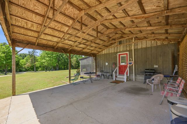 1846 Cypress Creek Rd, Linden, TN 37096