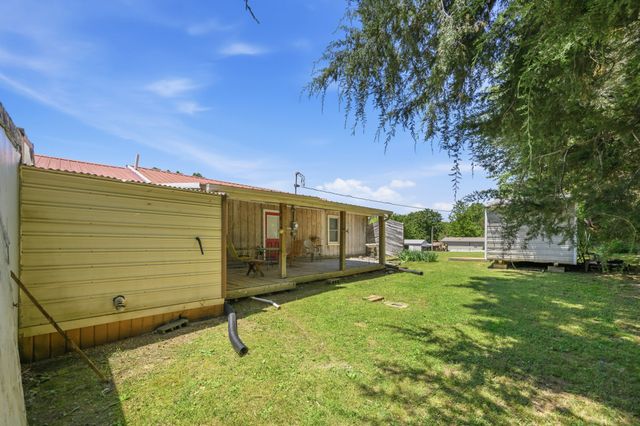 1846 Cypress Creek Rd, Linden, TN 37096