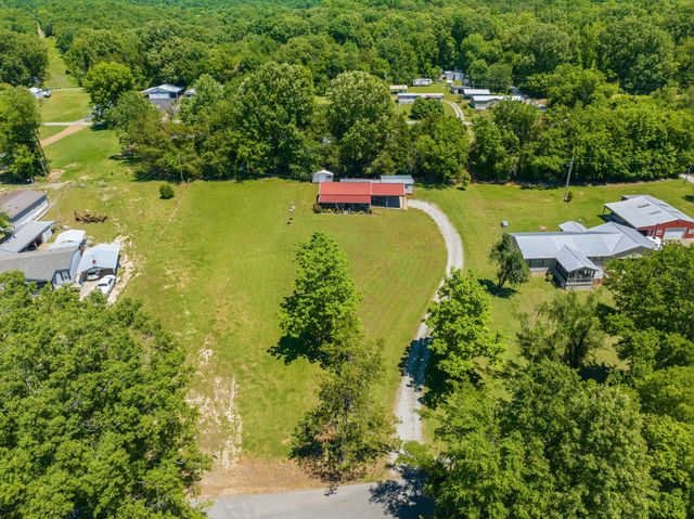1846 Cypress Creek Rd, Linden, TN 37096