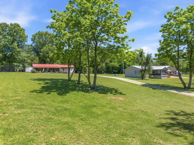 1846 Cypress Creek Rd, Linden, TN 37096