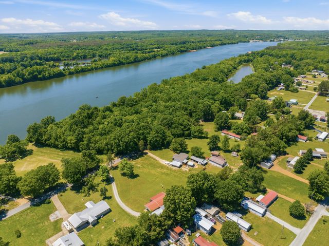 1846 Cypress Creek Rd, Linden, TN 37096