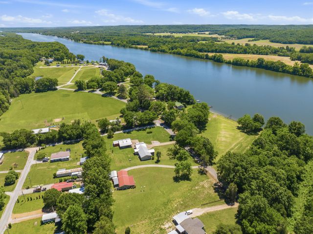 1846 Cypress Creek Rd, Linden, TN 37096