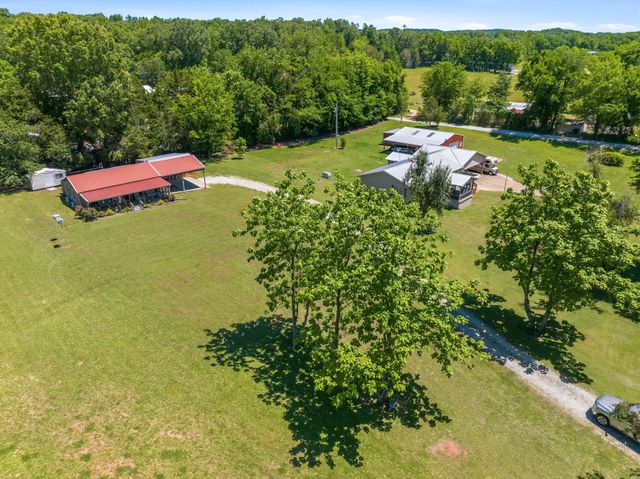 1846 Cypress Creek Rd, Linden, TN 37096