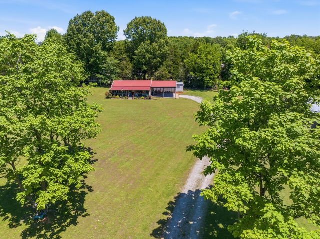 1846 Cypress Creek Rd, Linden, TN 37096