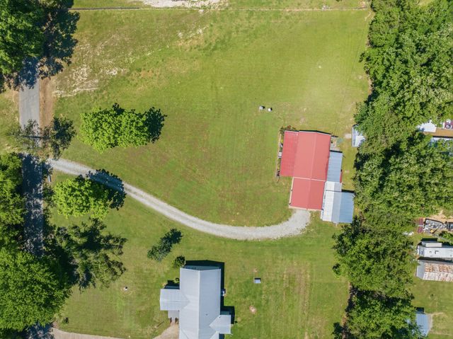 1846 Cypress Creek Rd, Linden, TN 37096