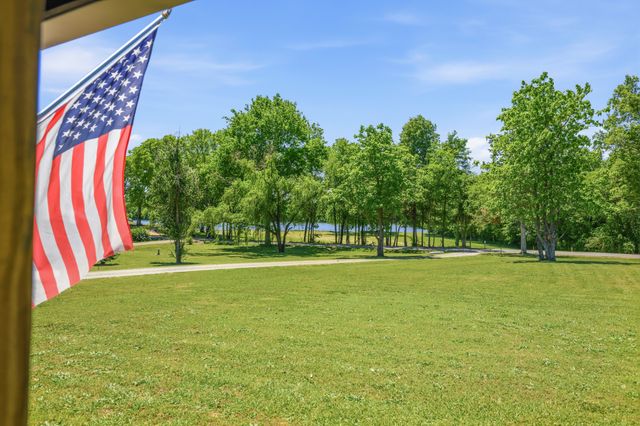 1846 Cypress Creek Rd, Linden, TN 37096
