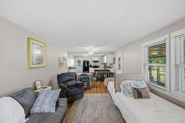 1846 Cypress Creek Rd, Linden, TN 37096