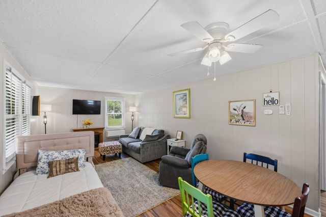 1846 Cypress Creek Rd, Linden, TN 37096
