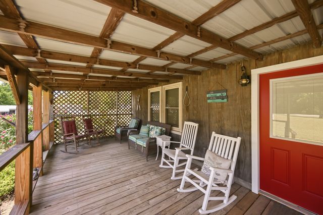 1846 Cypress Creek Rd, Linden, TN 37096