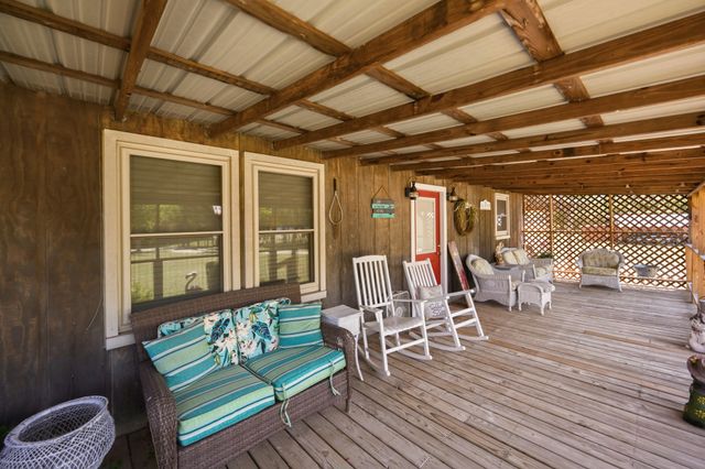 1846 Cypress Creek Rd, Linden, TN 37096