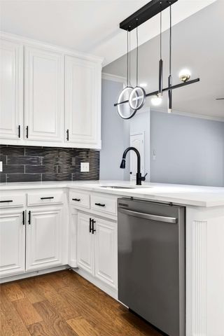 607 Parkhill Drive, Mansfield, TX 76063