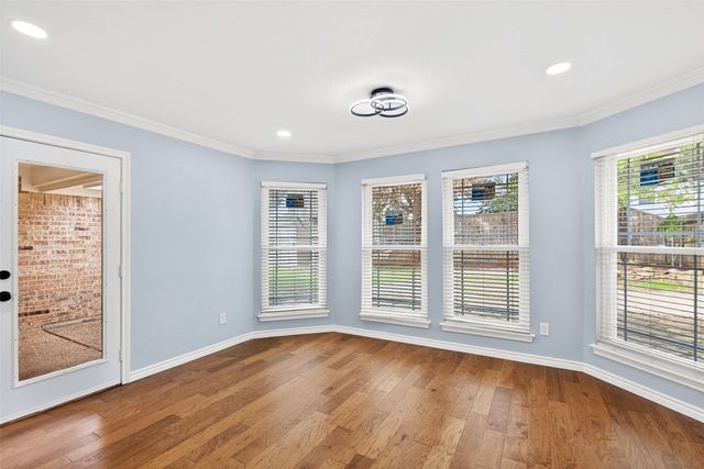 607 Parkhill Drive, Mansfield, TX 76063