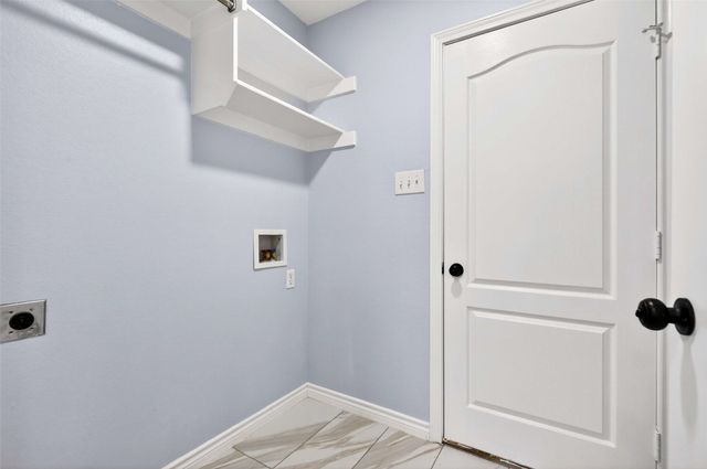 607 Parkhill Drive, Mansfield, TX 76063