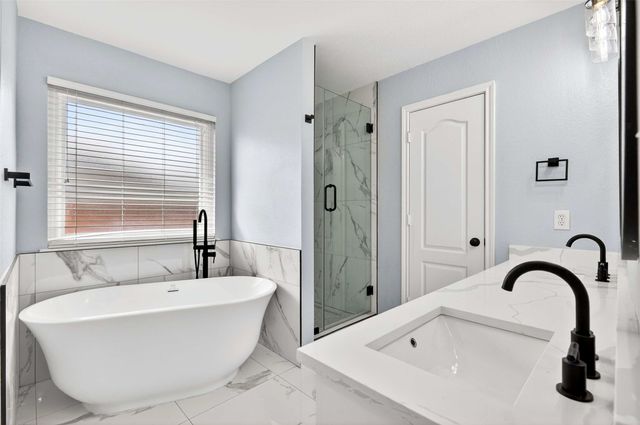 607 Parkhill Drive, Mansfield, TX 76063