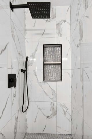 607 Parkhill Drive, Mansfield, TX 76063