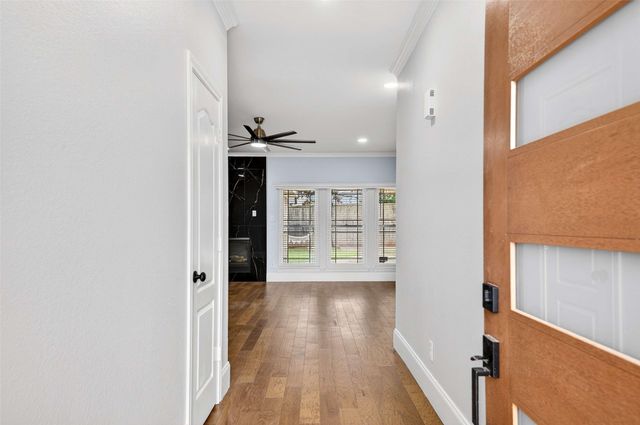 607 Parkhill Drive, Mansfield, TX 76063