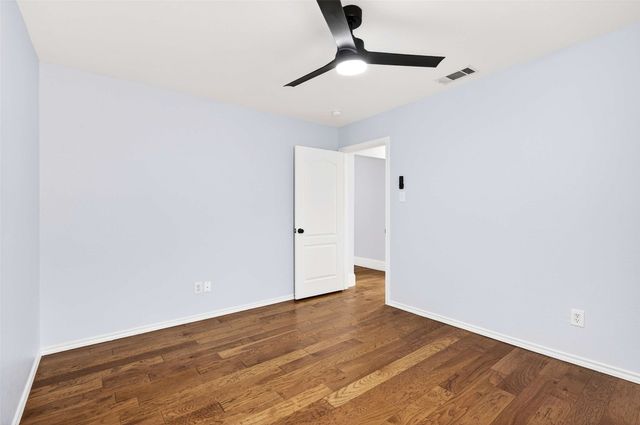 607 Parkhill Drive, Mansfield, TX 76063