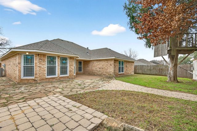 607 Parkhill Drive, Mansfield, TX 76063