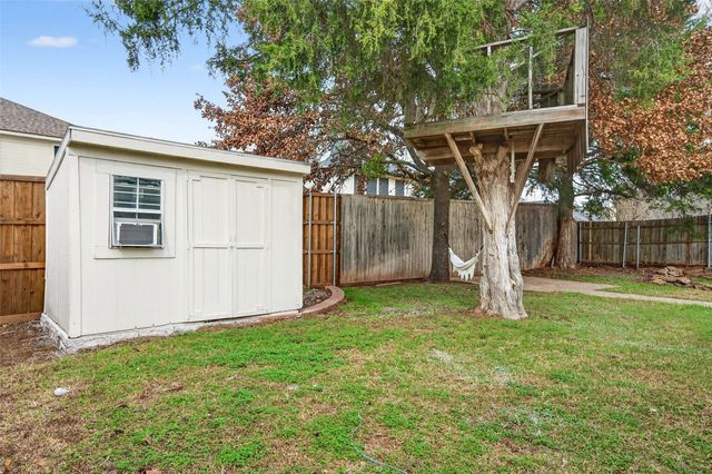 607 Parkhill Drive, Mansfield, TX 76063