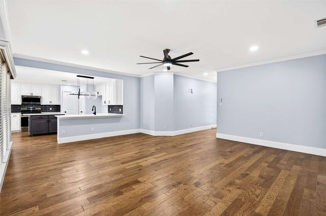 607 Parkhill Drive, Mansfield, TX 76063