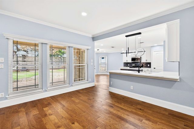 607 Parkhill Drive, Mansfield, TX 76063