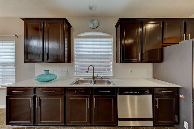 2619 Emerald Springs Court, Pearland, TX 77584