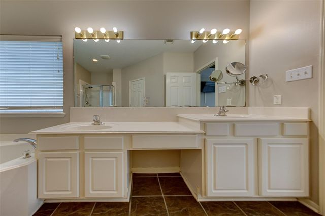 2619 Emerald Springs Court, Pearland, TX 77584