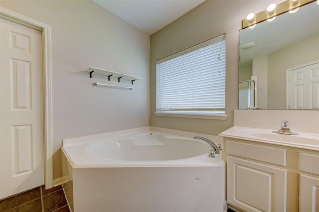 2619 Emerald Springs Court, Pearland, TX 77584