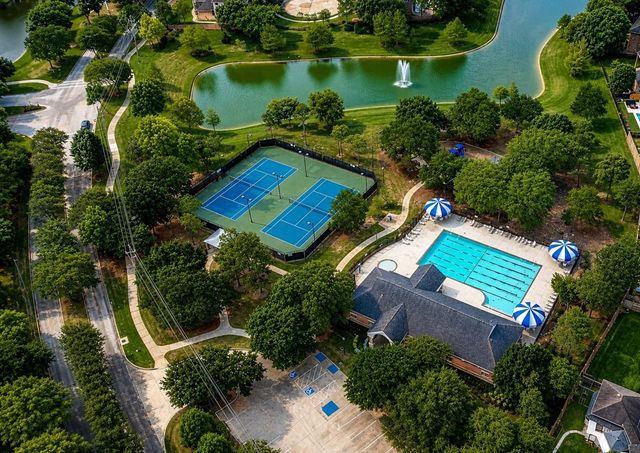 2619 Emerald Springs Court, Pearland, TX 77584