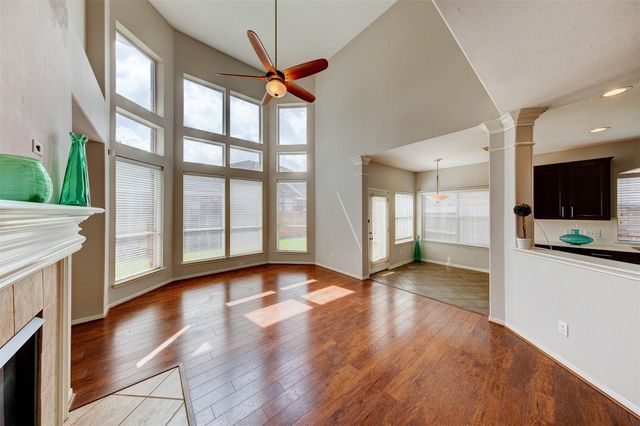 2619 Emerald Springs Court, Pearland, TX 77584