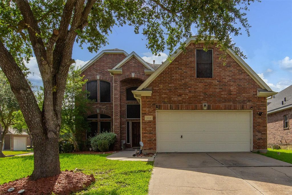 2619 Emerald Springs Court, Pearland, TX 77584