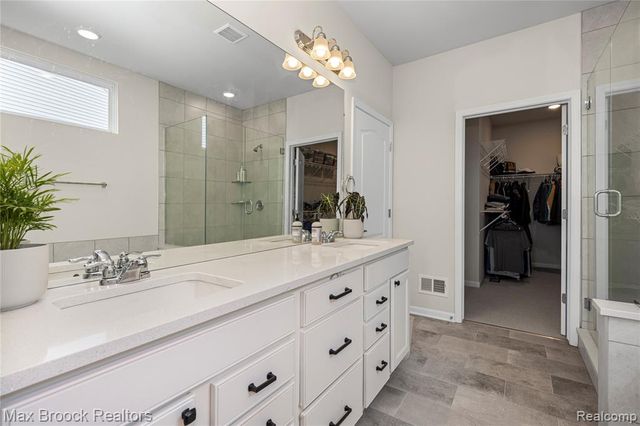 30153 Turtle Creek Circle, New Hudson, MI 48165
