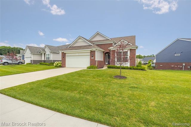 30153 Turtle Creek Circle, New Hudson, MI 48165
